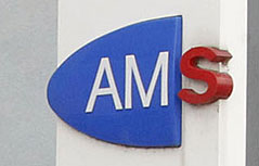 Schild des Arbeitsmarktservice (AMS)
