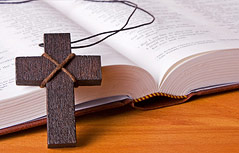 Kreuz und Kirchenbuch