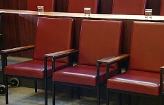 Stühle im Landesgericht Eisenstadt