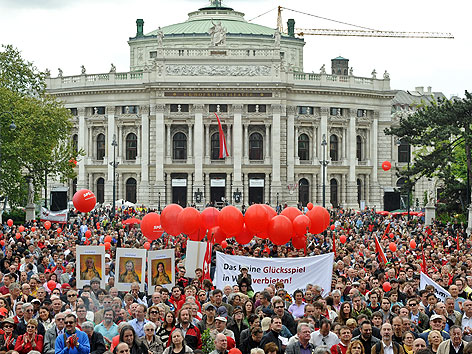 Kundgebung zum 1. Mai auf dem Wiener Rathausplatz