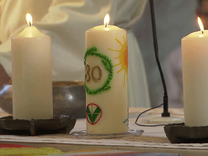 Kerzen zum 80. Geburtstag von Pfarrer Pucher