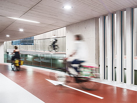 Ector Hoogstad Architecten: Fahrradparkhaus am Bahnhof, Utrecht/Niederlande, 2017